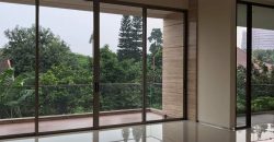 Rumah BERGAYA RESORT, MODERN & MEWAH 3 lantai Pakai Lift Otis