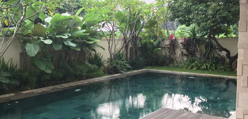 Rumah BERGAYA RESORT, MODERN & MEWAH 3 lantai Pakai Lift Otis