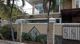 Rumah Kayu Putih Pulo Gadung