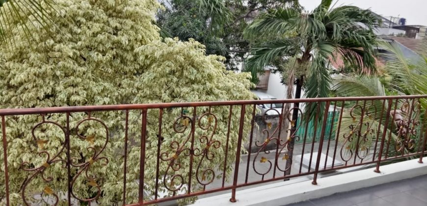 Rumah Kayu Putih Pulo Gadung