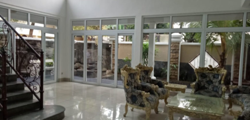 Rumah Kayu Putih Pulo Gadung