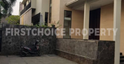 DIJUAL RUMAH MODERN DI AMPERA SWIMMING POOL