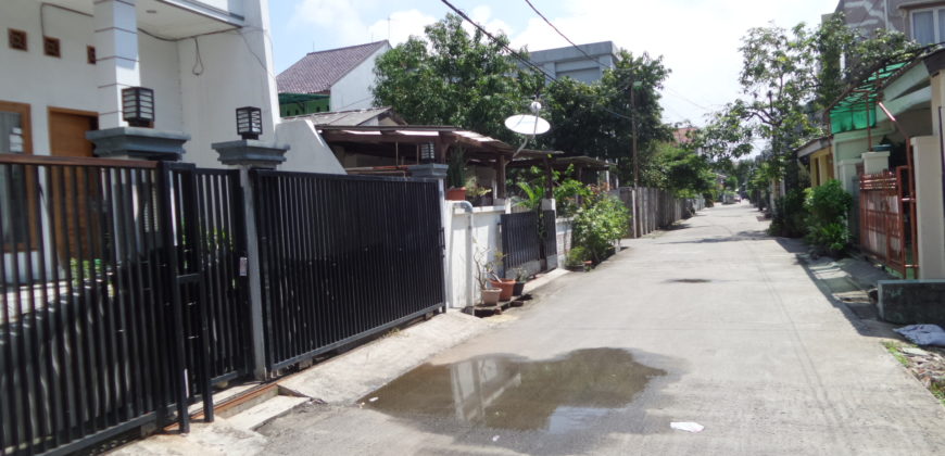 Dijual Rumah Tua Hitung Tanah di Kelapa Gading