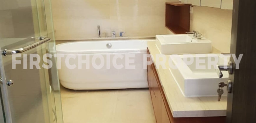 DIJUAL RUMAH MODERN DI AMPERA SWIMMING POOL