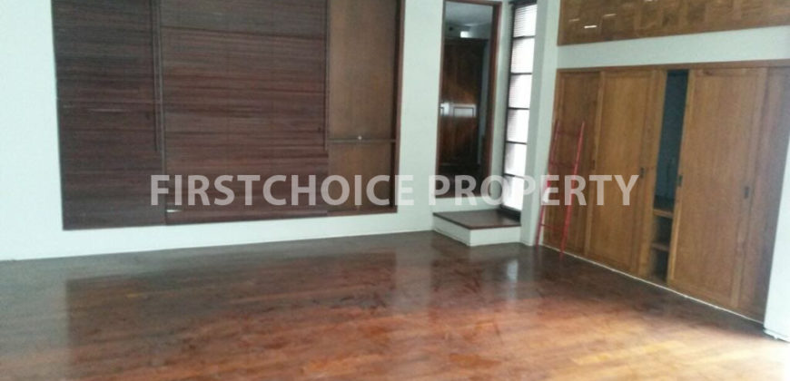 TOWNHOUSE KEMANG