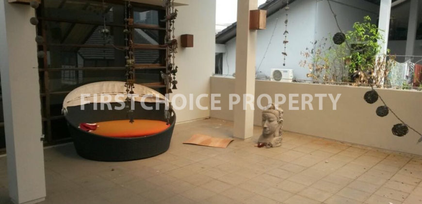TOWNHOUSE KEMANG