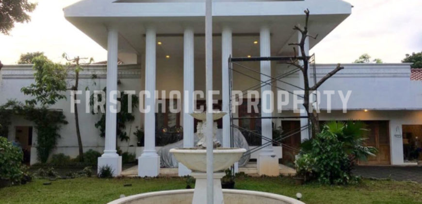 RUMAH KLASIK MEWAH DI LEBAK BULUS