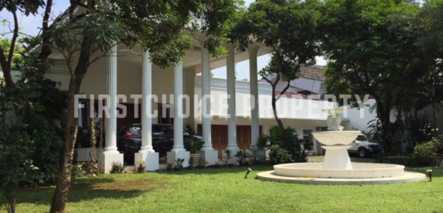 RUMAH KLASIK MEWAH DI LEBAK BULUS