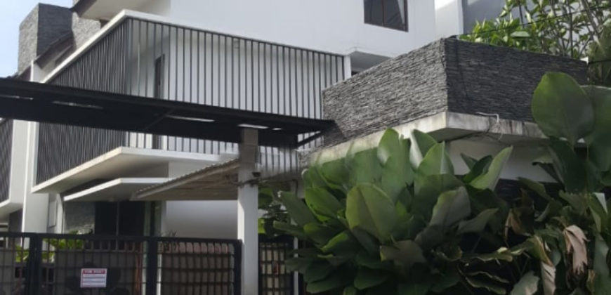 Disewakan Rumah di Dalam Townhouse Kemang Selatan