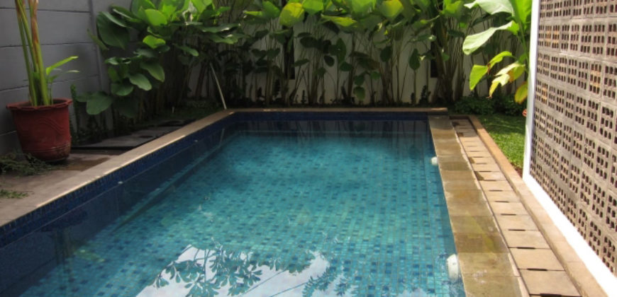Disewakan Rumah di Dalam Townhouse Kemang Selatan