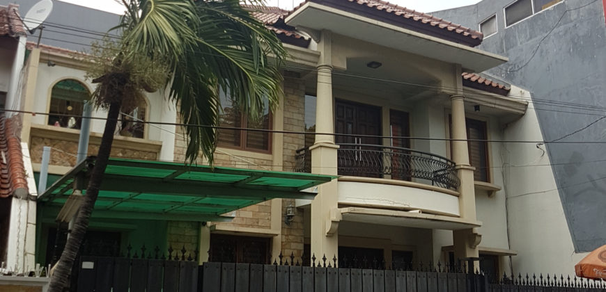 Dijual Rumah Kelapa Gading Luas Tanah 199 m2 Lokasi Bagus