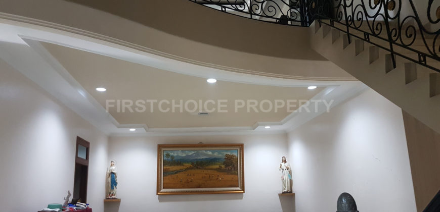 Dijual Rumah Kelapa Gading Luas Tanah 199 m2 Lokasi Bagus