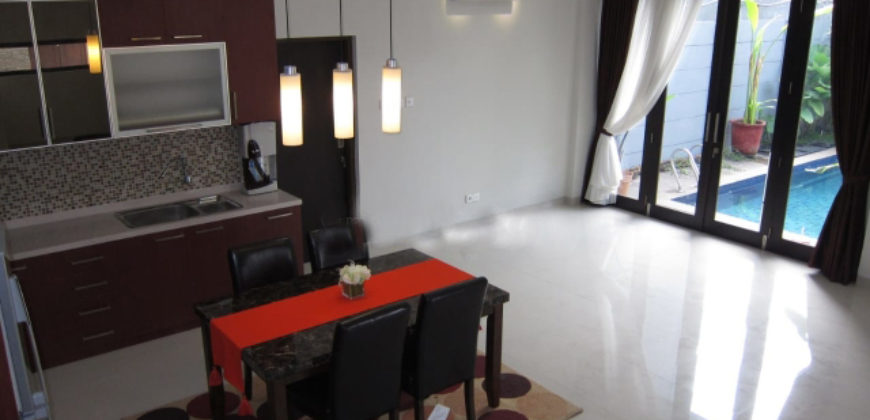Disewakan Rumah di Dalam Townhouse Kemang Selatan