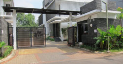 Disewakan Rumah di Dalam Townhouse Kemang Selatan