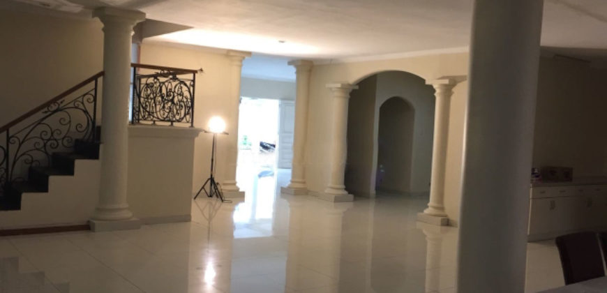 Dijual Villa di Cisarua Bogor