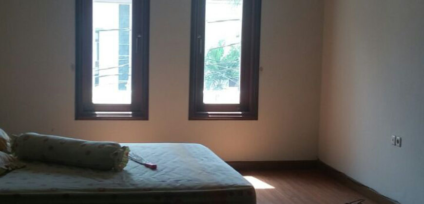 Dijual Rumah Di Tebet Bagus Ada Kolam Renang