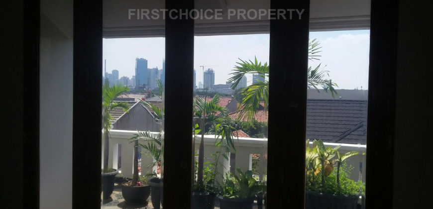Dijual Rumah Di Tebet Bagus Ada Kolam Renang