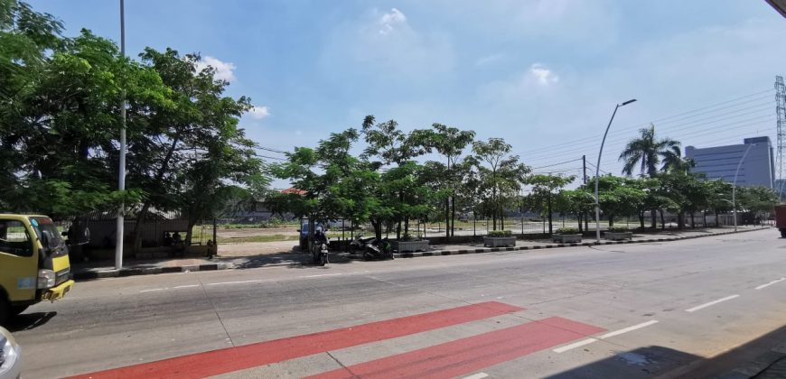 Tanah Pinggir Jalan Raya