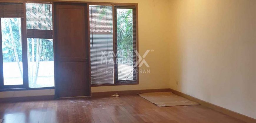 Rumah Modern Dalam Komplek