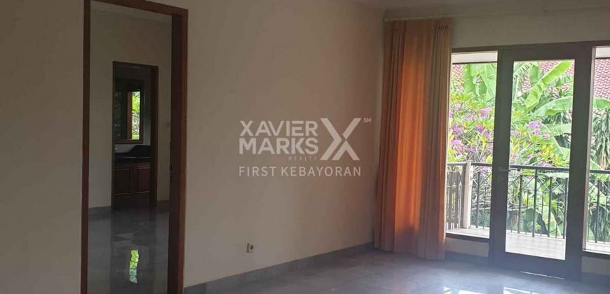 Rumah Modern Dalam Komplek