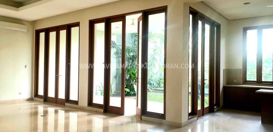 Rumah Bagus Baru Kemang Timur Semifurnish