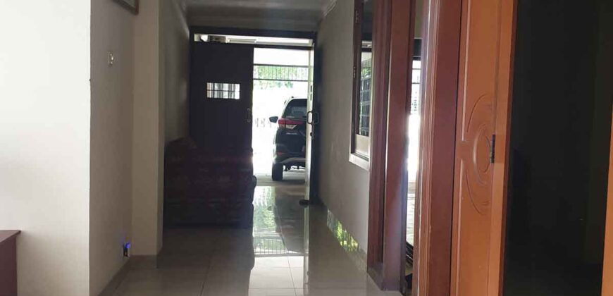 Rumah Mewah Besar di Kebayoran Baru