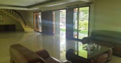 Rumah Mewah Besar di Kebayoran Baru