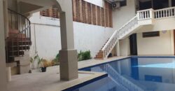 Rumah Mewah Besar di Kebayoran Baru