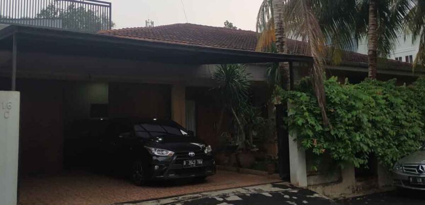 Rumah dijual di kemang barat