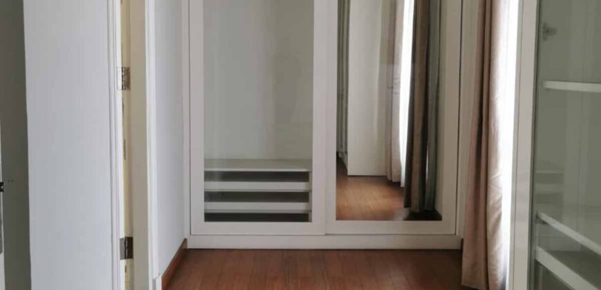 Dijual rumah modern Classic di Pejaten