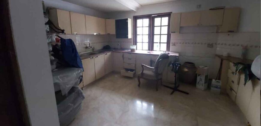 Rumah Besar di Kebayoran Baru Posisi di Hook
