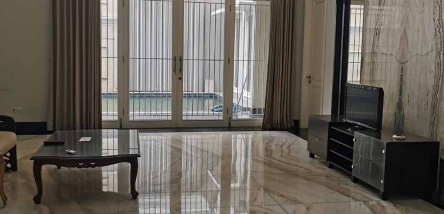 Dijual rumah modern Classic di Pejaten