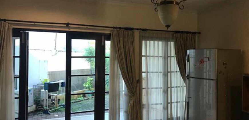 Townhouse Taman Botanik Jagakarsa