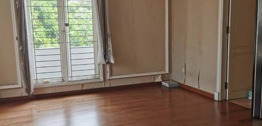 Dijual rumah modern Classic di Pejaten