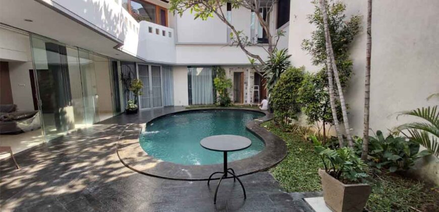Rumah disewa di Wijaya Kebayoran Baru Jakarta Selatan