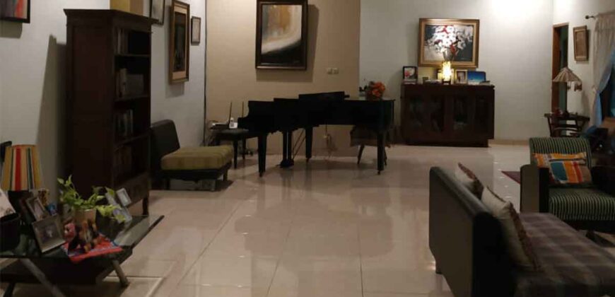 Rumah dijual di kemang barat