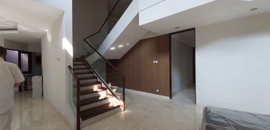 Rumah disewa di Wijaya Kebayoran Baru Jakarta Selatan