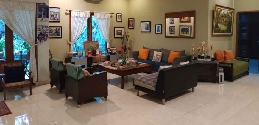 Rumah dijual di kemang barat