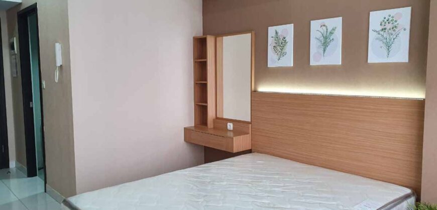 Apartemen Casa De Parco Tower Orchidea Lantai 10