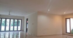 Tropical modern house at kemang