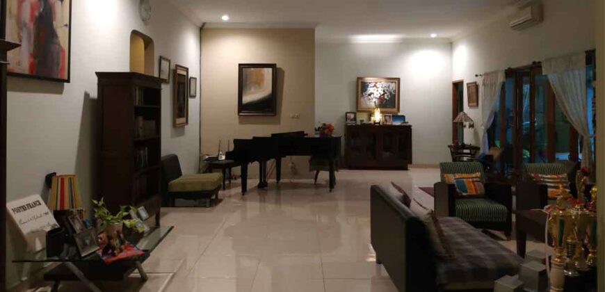 Rumah dijual di kemang barat
