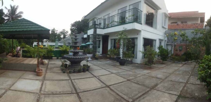 Dijual Rumah berikut isinya