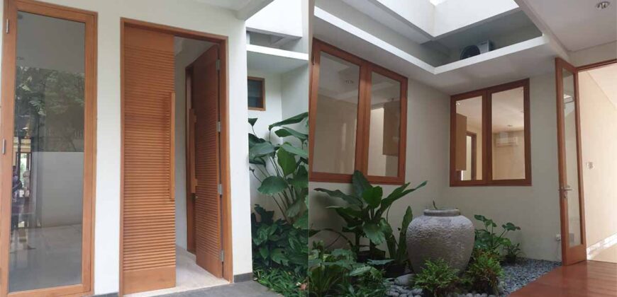 Modern and Brandnew House Kemang jakarta