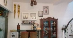 Dijual Rumah berikut isinya