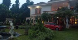 Rumah Mewah di Lingkungan Pedesaan