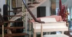 Dijual Rumah berikut isinya