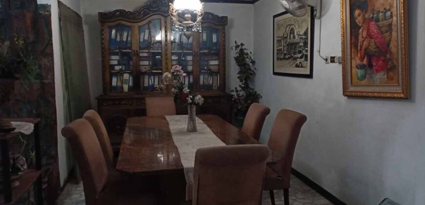 Rumah Bagus di Pinggir Jalan Raya