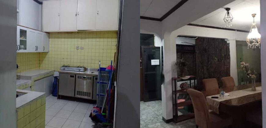 Rumah Bagus di Pinggir Jalan Raya