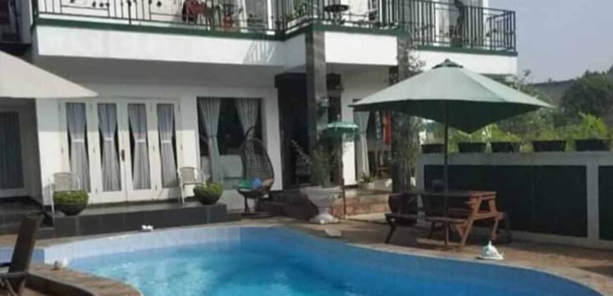 Dijual Rumah berikut isinya