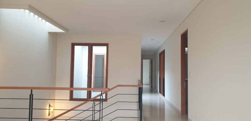 Modern and Brandnew House Kemang jakarta
